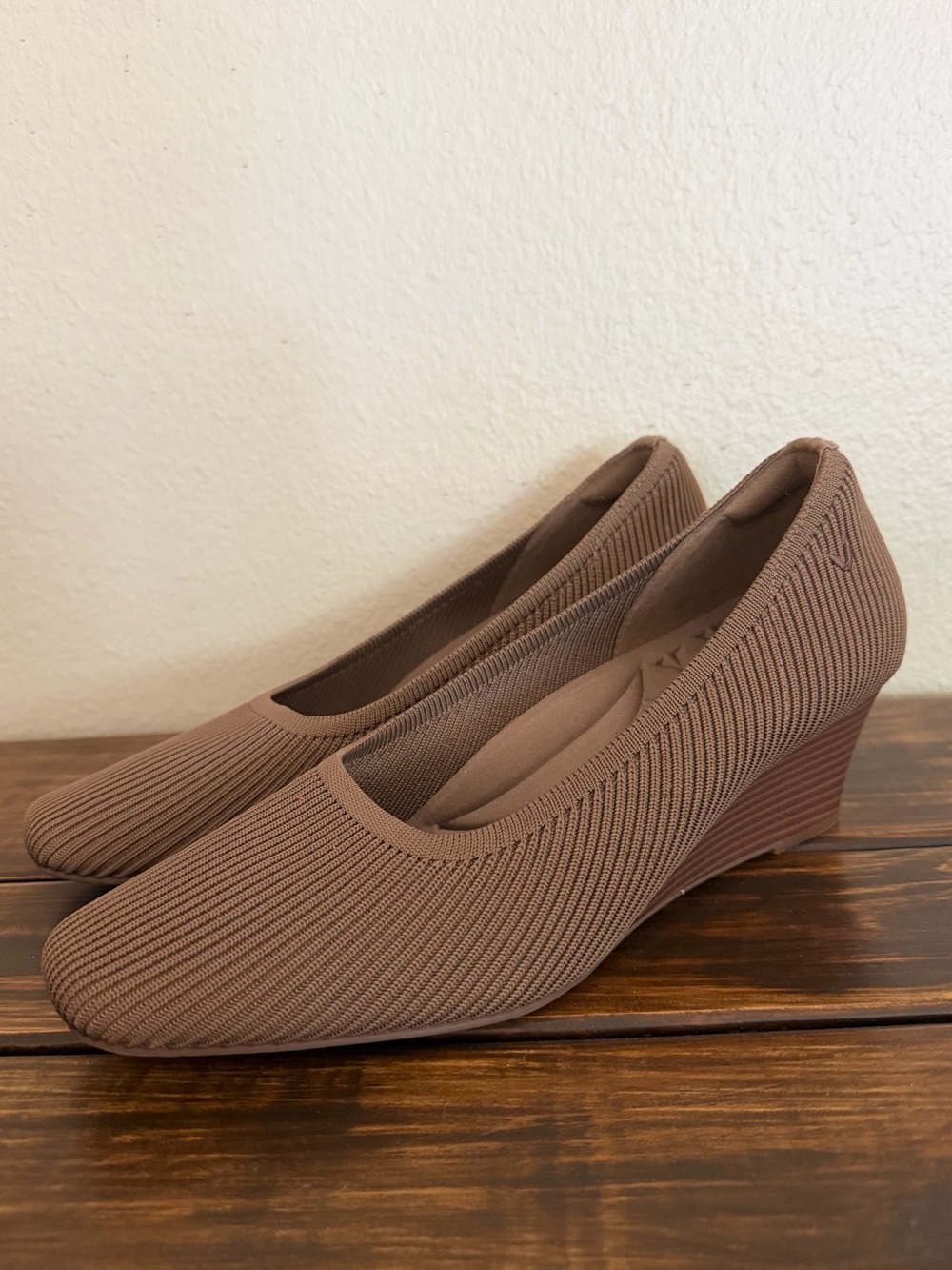 Vivaia Margot Wedge Women’s EU 42 US 10.5 Brown Ribbed Square Toe Shoes NWOB